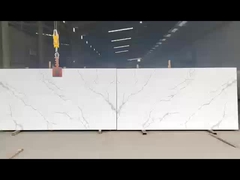 OLK1101 - Tableaux de travail en quartz à l'usine