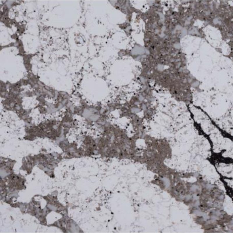 Un comptoir en quartz solide aux couleurs variées ressemblant à du marbre et du granit