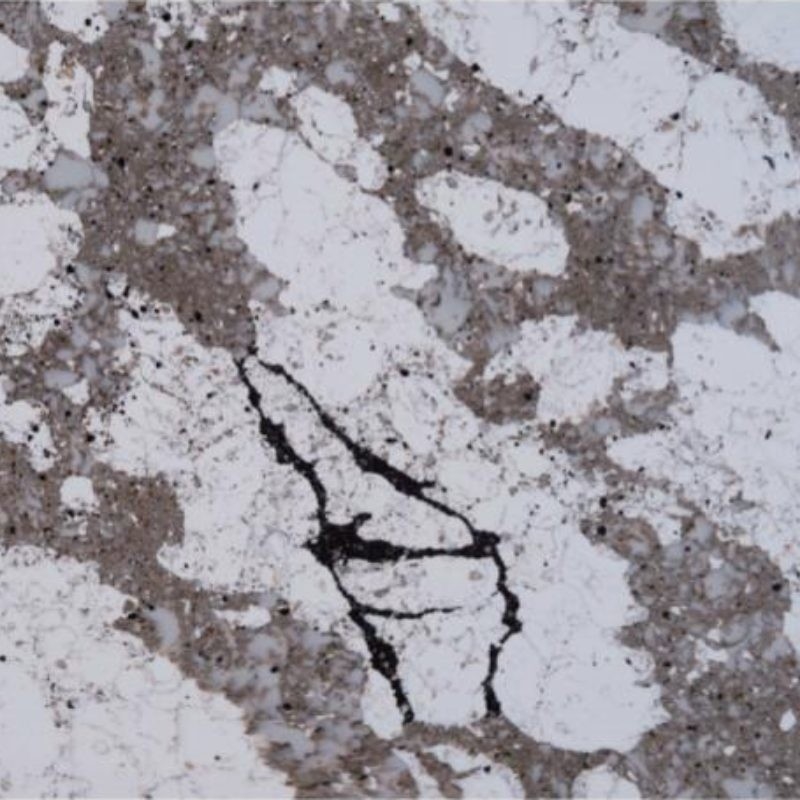 Un comptoir en quartz solide aux couleurs variées ressemblant à du marbre et du granit