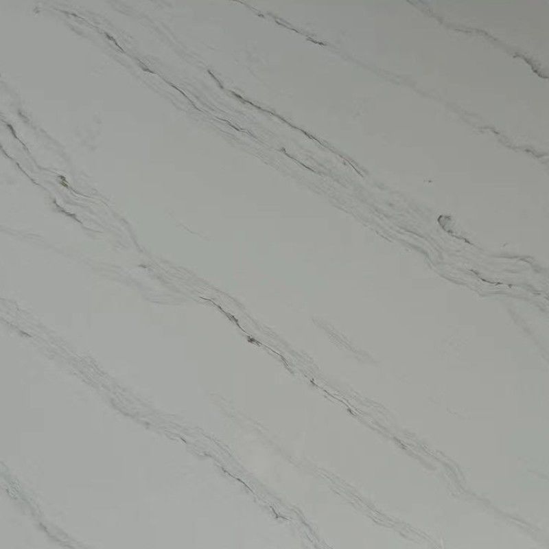 Des comptoirs de salle de bains en quartz diffusent la flamme