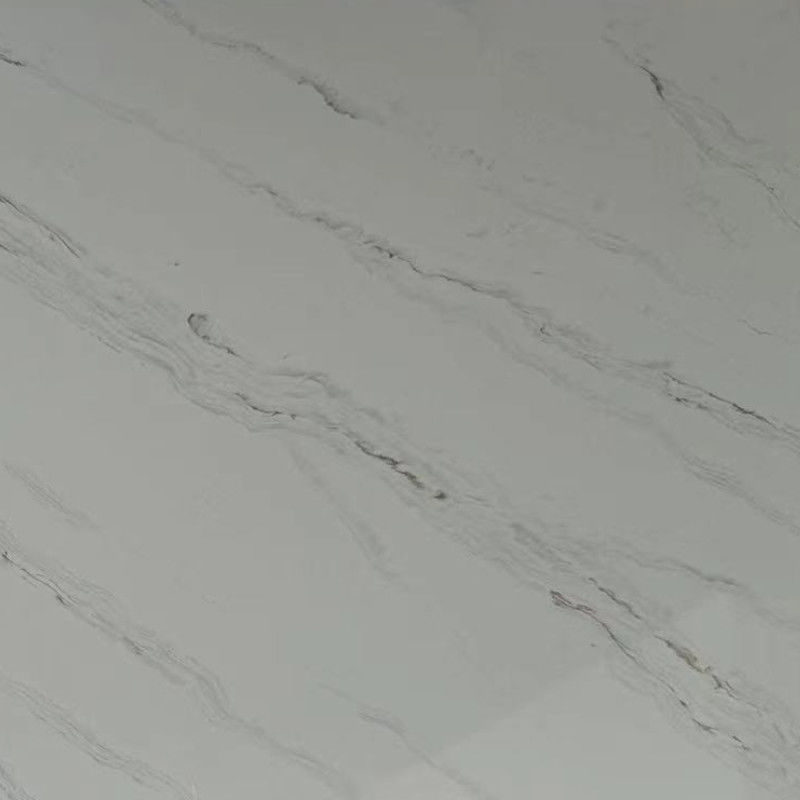 Des comptoirs de salle de bains en quartz diffusent la flamme